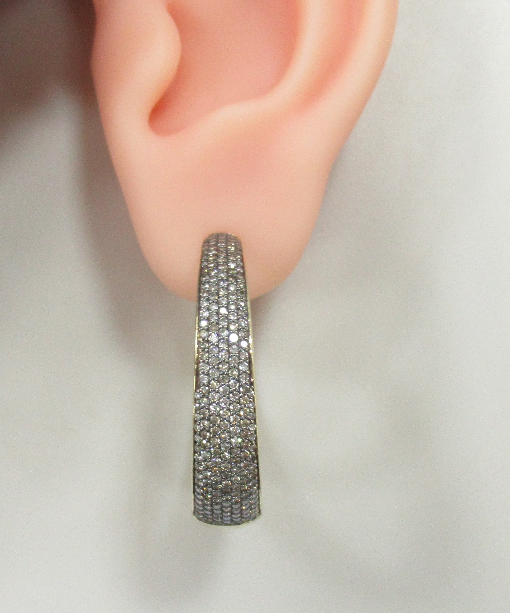 Серьги-конго из желтого золота с бриллиантами